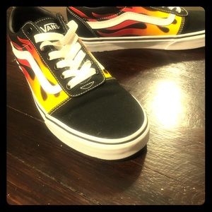 Nwt- Vans ‘Flame old Skool’ Men’s size 9